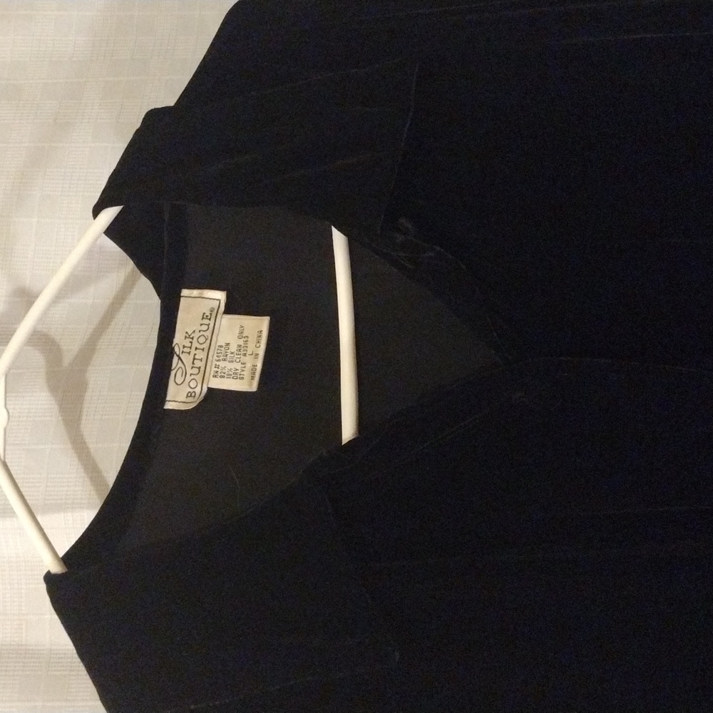 Vintage black velvet front button shirt type jacket - Picture 2 of 7